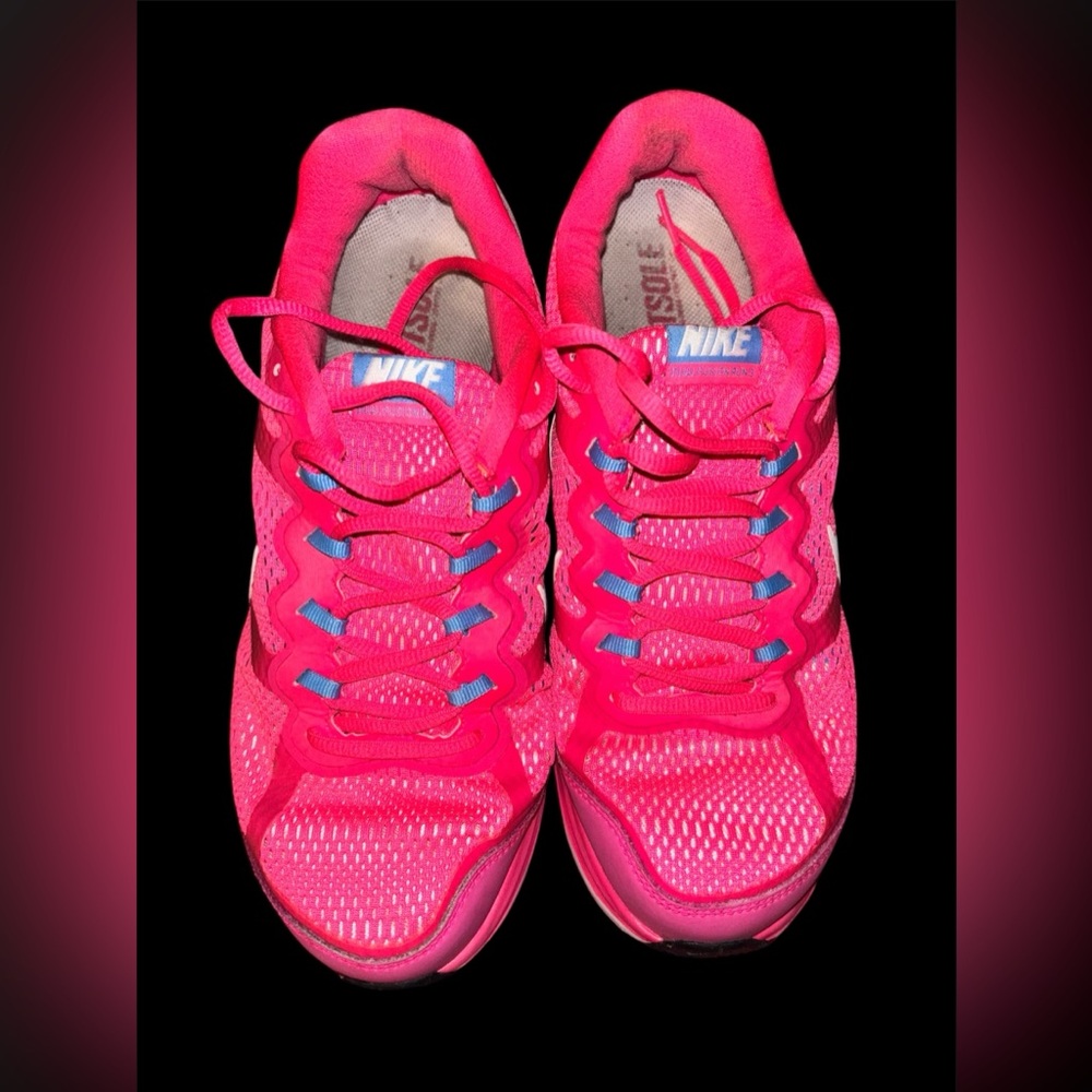 Nike shoes - Picture 4 of 5